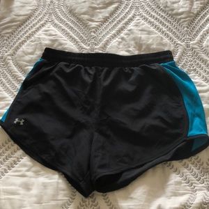 Under Armour Women’s Running Short Heat Gear NWOT